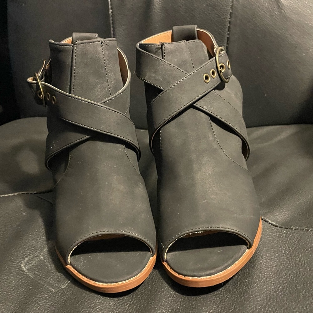 QUPID Black Strappy Sandals W 8 - Picture 2 of 10